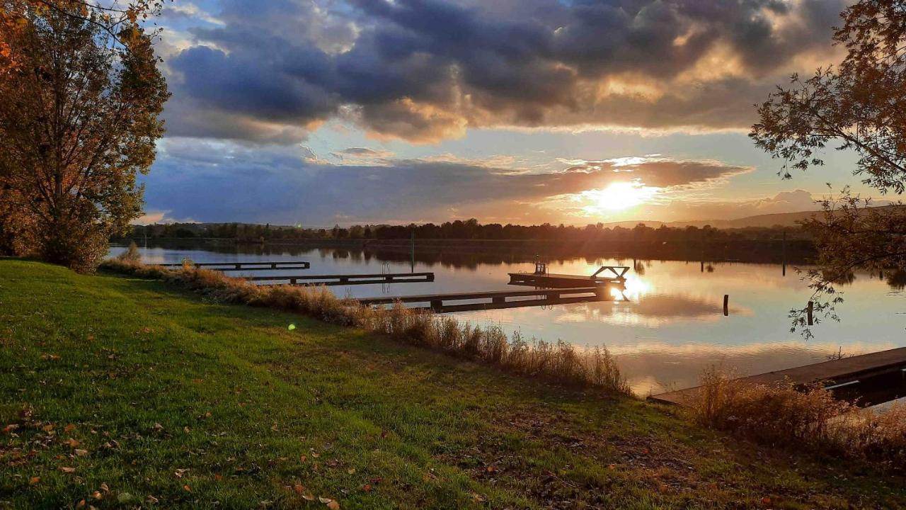 Camping Aux Rives Du Soleil Pont-de-Vaux Dış mekan fotoğraf